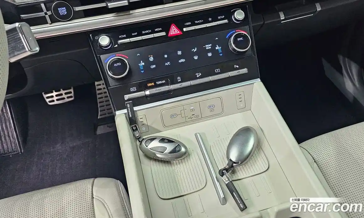 Hyundai Santa Fe 2024 2.5 Автомат в Москве № 112300, фото 9