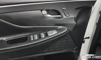 Hyundai Santa Fe 2023 2.5 Автомат в Москве № 112403, миниатюра 8