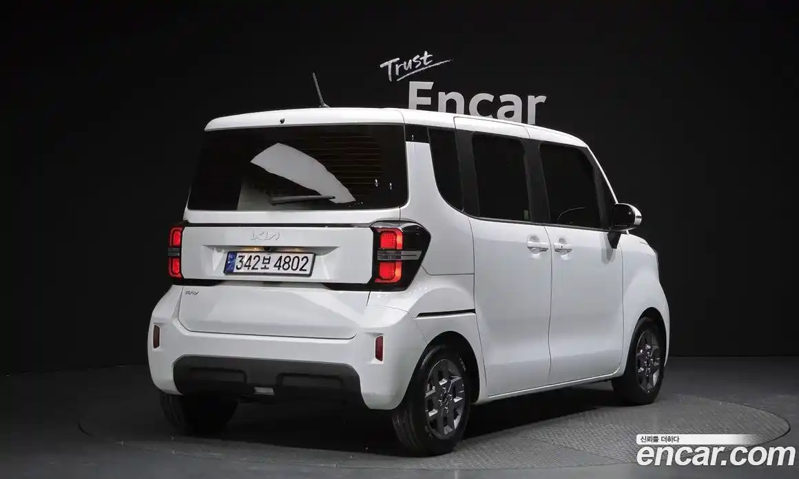 Kia Ray 2023 1.0 Автомат в Москве № 120201, фото 1