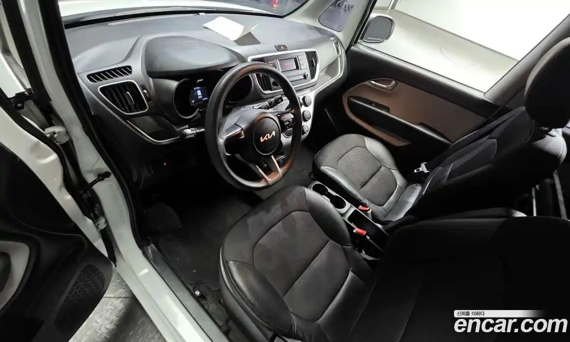 Kia Ray 2022 1.0 Автомат в Москве № 121651, фото 1