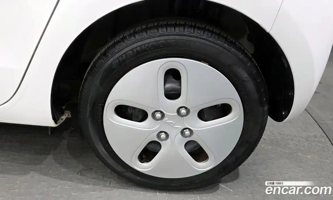 Kia Ray 2022 1.0 Автомат в Москве № 121651, фото 12