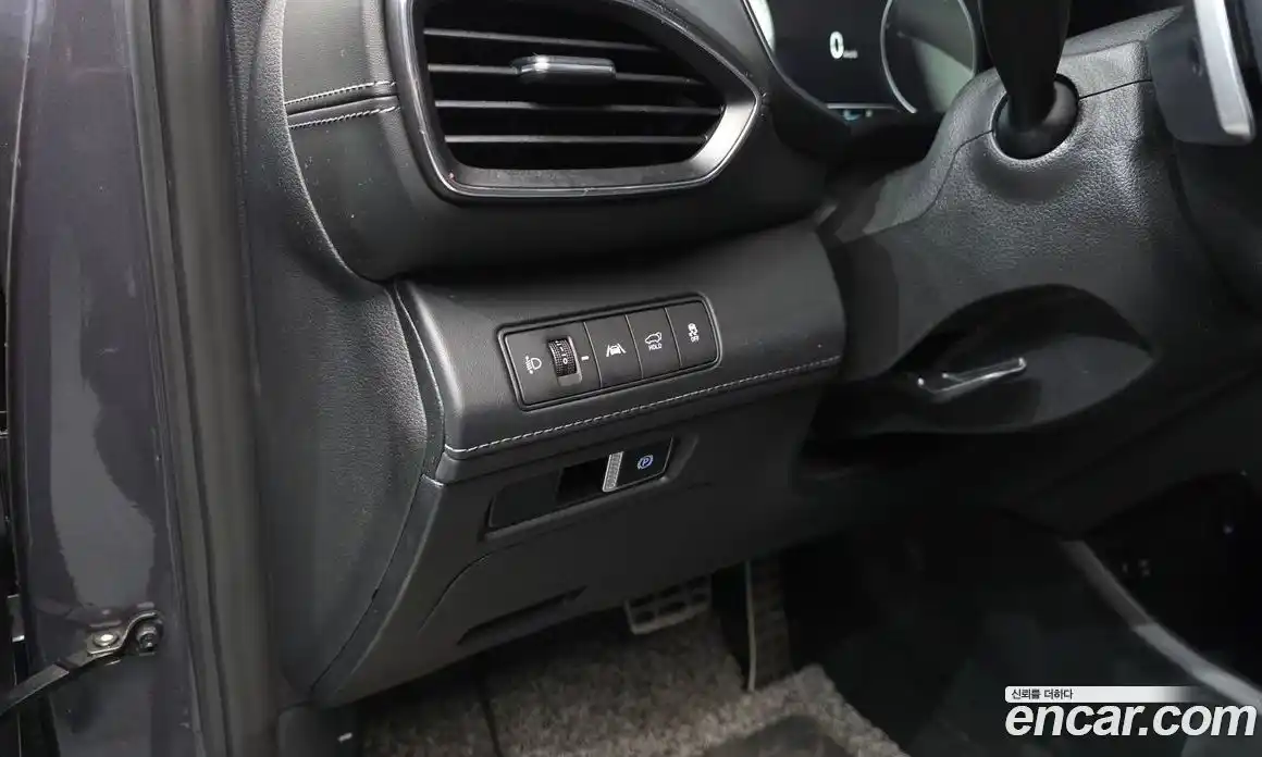 Hyundai Santa Fe 2023 2.5 Автомат в Москве № 126581, фото 3