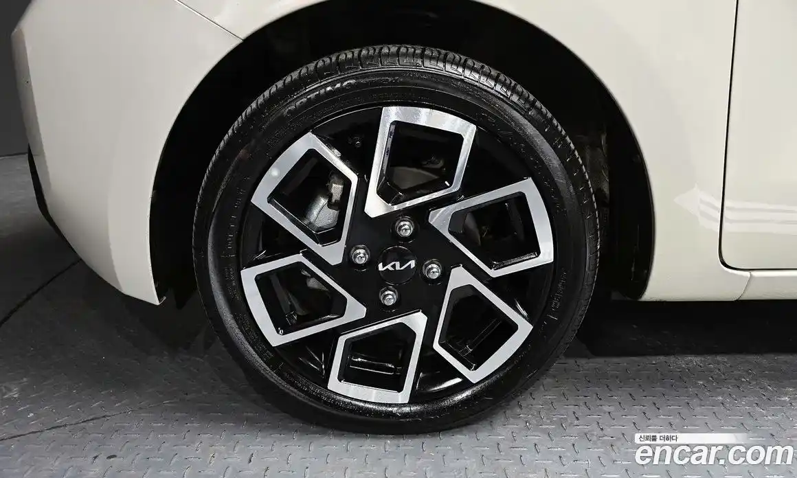 Kia Ray 2023 1.0 Автомат в Москве № 128533, фото 13