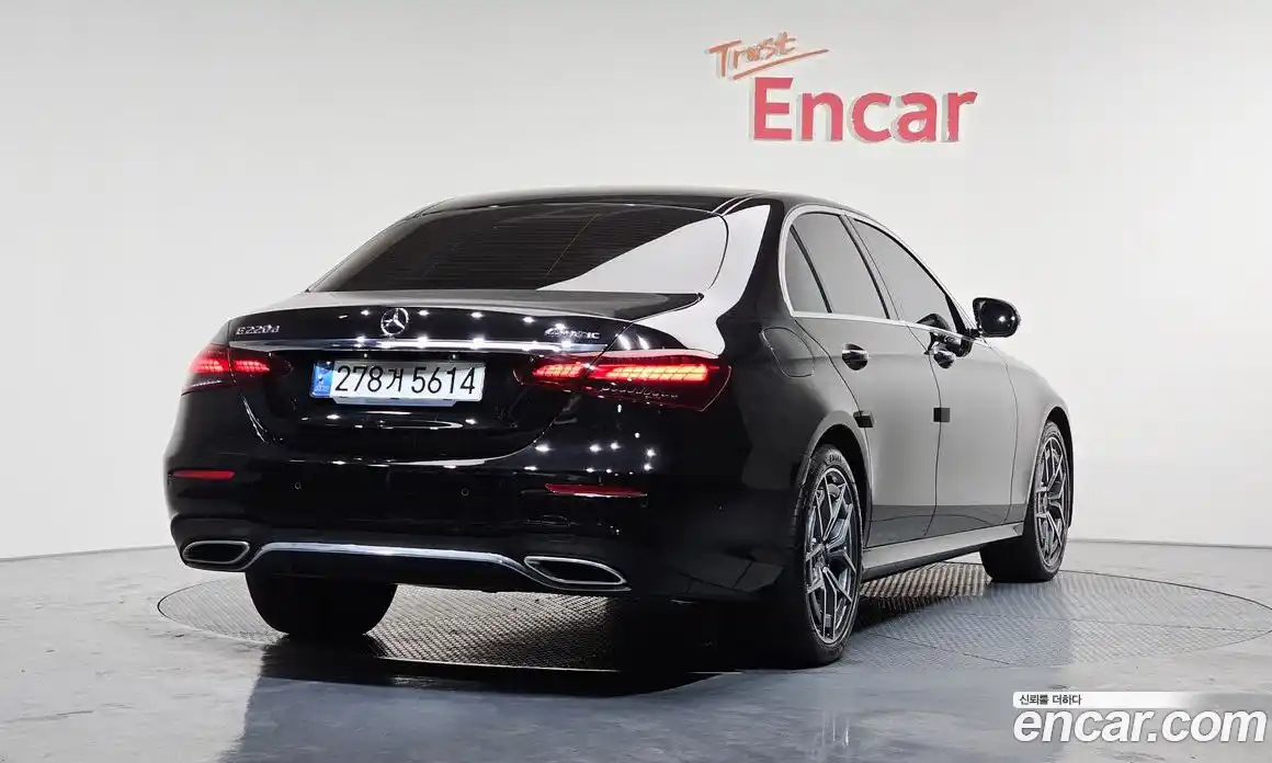 Mercedes-Benz E-Class 2023 1.9 Автомат в Москве № 143417, фото 3