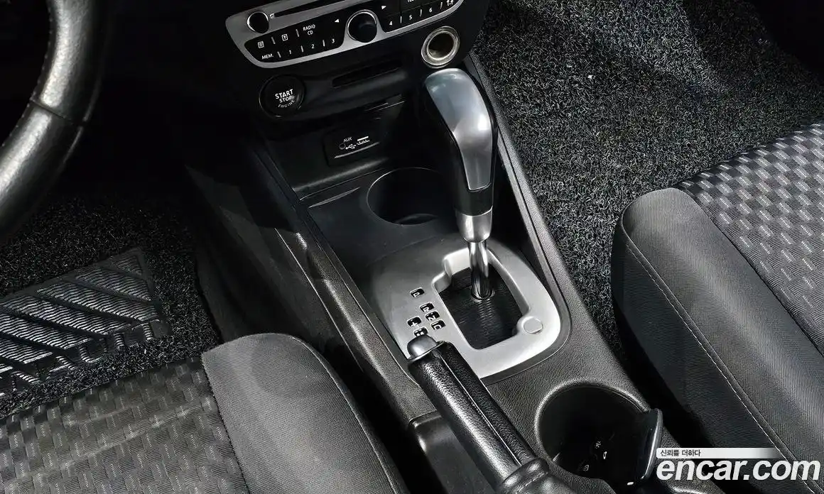 Renault SM3 2011 1.6 Автомат в Москве № 151047, фото 16