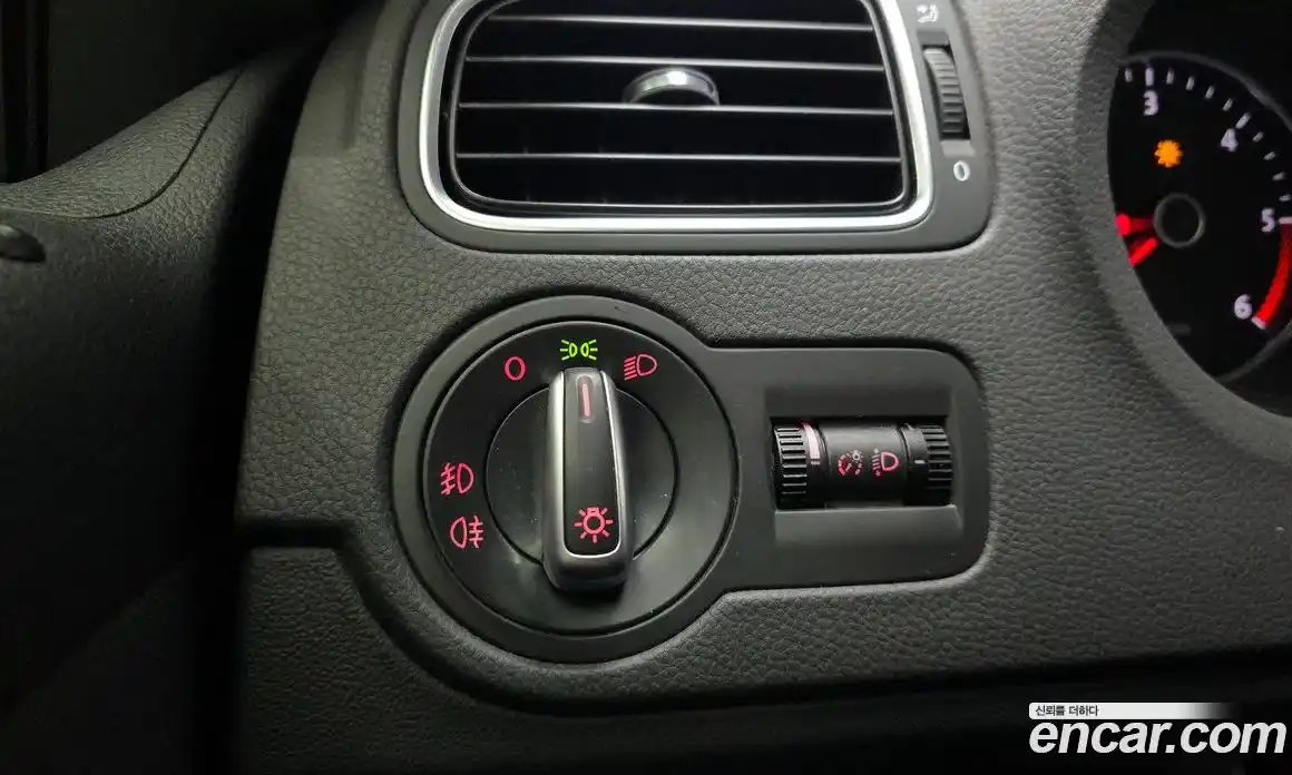 Volkswagen Polo 2014 1.6 Автомат в Москве № 156151, фото 4