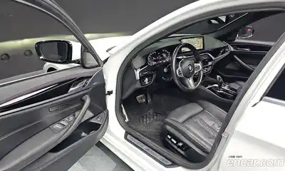 BMW 5-Series 2023 2.0 Автомат в Москве № 157606, миниатюра 2