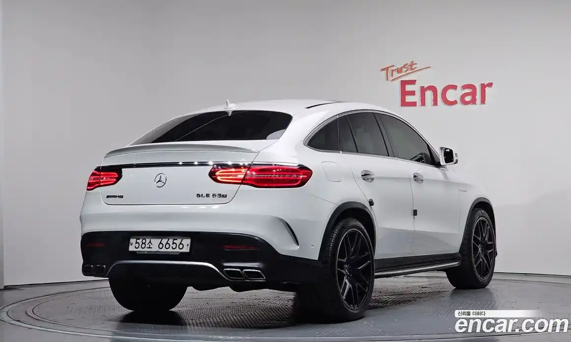 Mercedes-Benz GLE-Class 2018 5.5 Автомат в Москве № 161687, фото 13