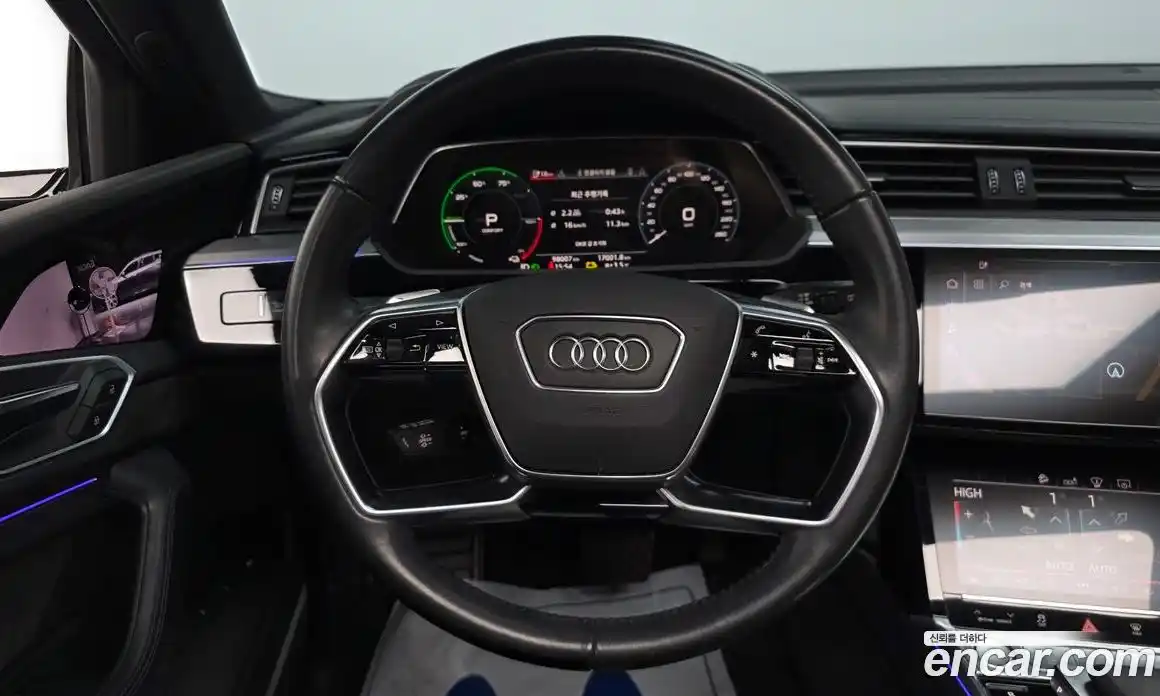 Audi e-tron 2020 0.2 Автомат в Москве № 163522, фото 12