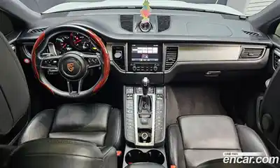 Porsche Macan, 2018
