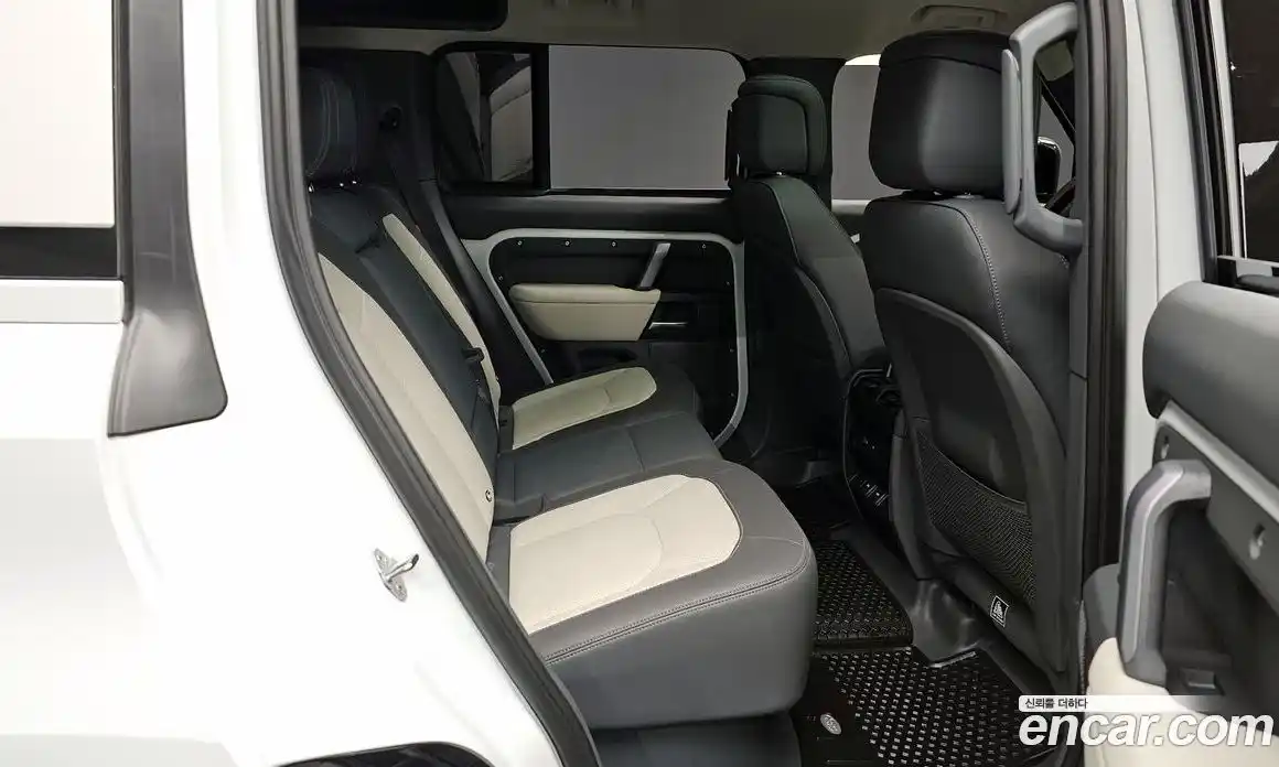 Land Rover Defender 2024 2.0 Автомат в Москве № 166016, фото 9