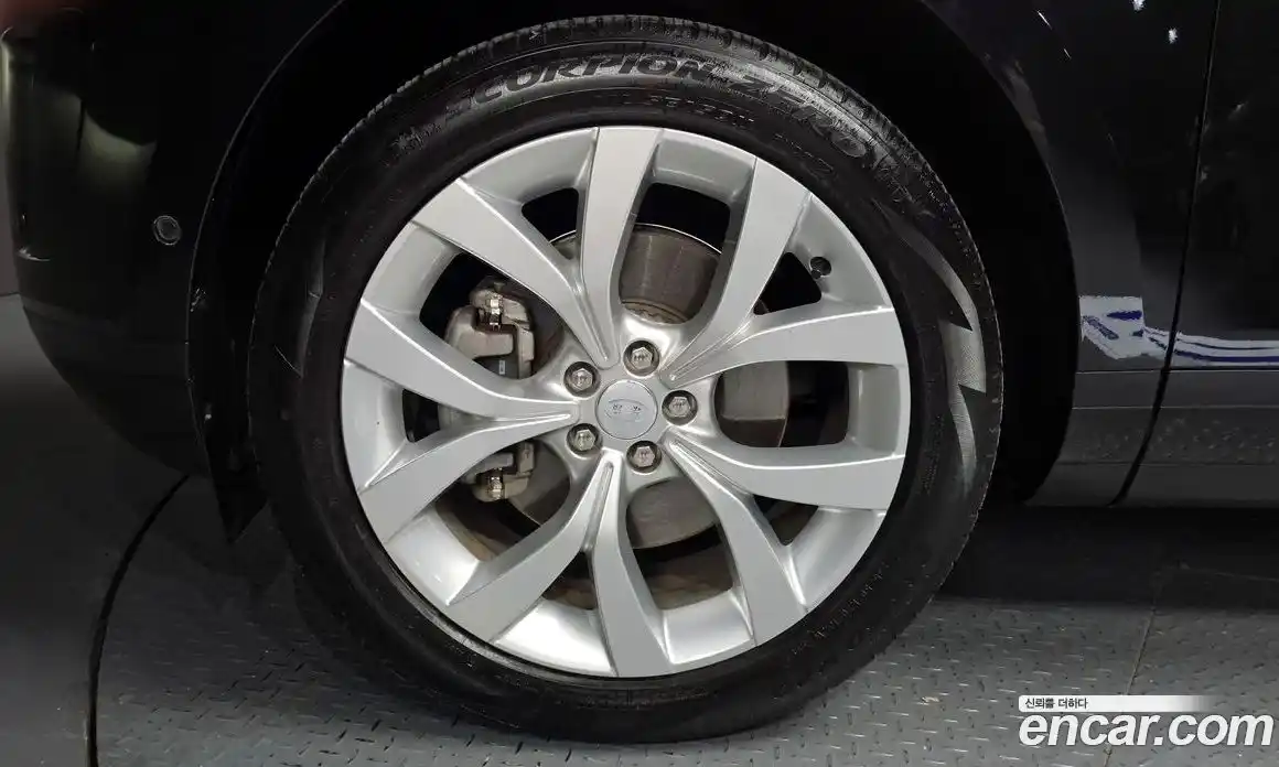 Land Rover Range-Rover Evoque 2021 2.0 Автомат в Москве № 166075, фото 17