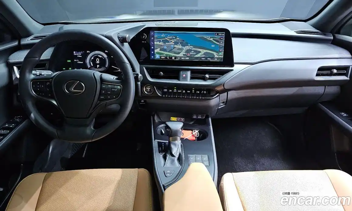 Lexus UX 2024 2.0 Автомат в Москве № 168017, фото 9