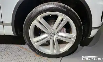 Volkswagen Touareg, 2015