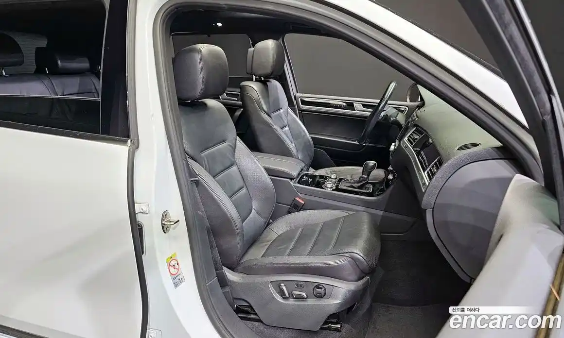 Volkswagen Touareg 2015 3.0 Автомат в Москве № 168821, фото 12