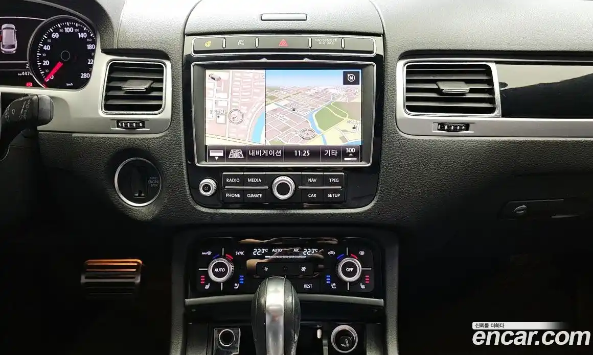 Volkswagen Touareg 2015 3.0 Автомат в Москве № 168821, фото 17