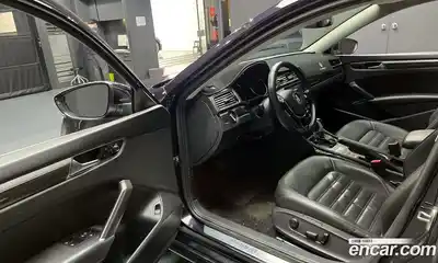 Volkswagen Passat 2018 2.0 Автомат в Москве № 168933, миниатюра 8