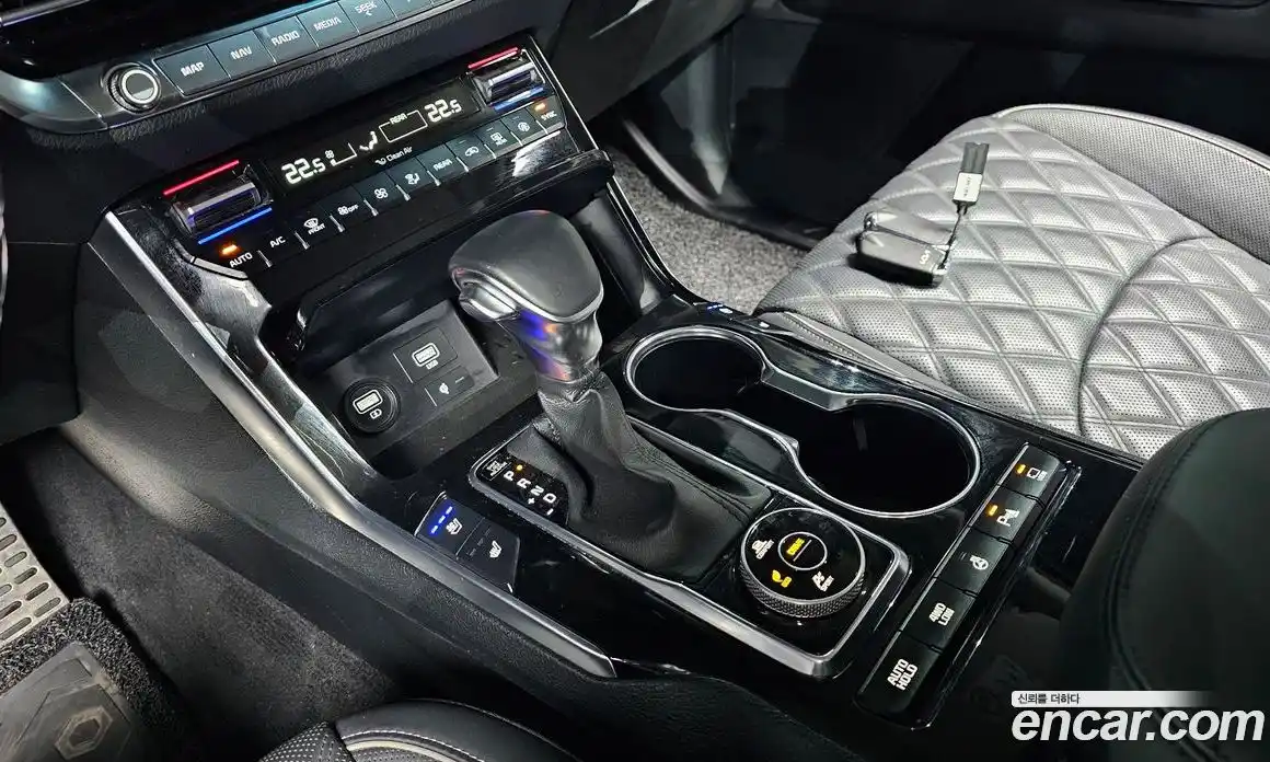 Kia Mohave 2022 3.0 Автомат в Москве № 16900, фото 19