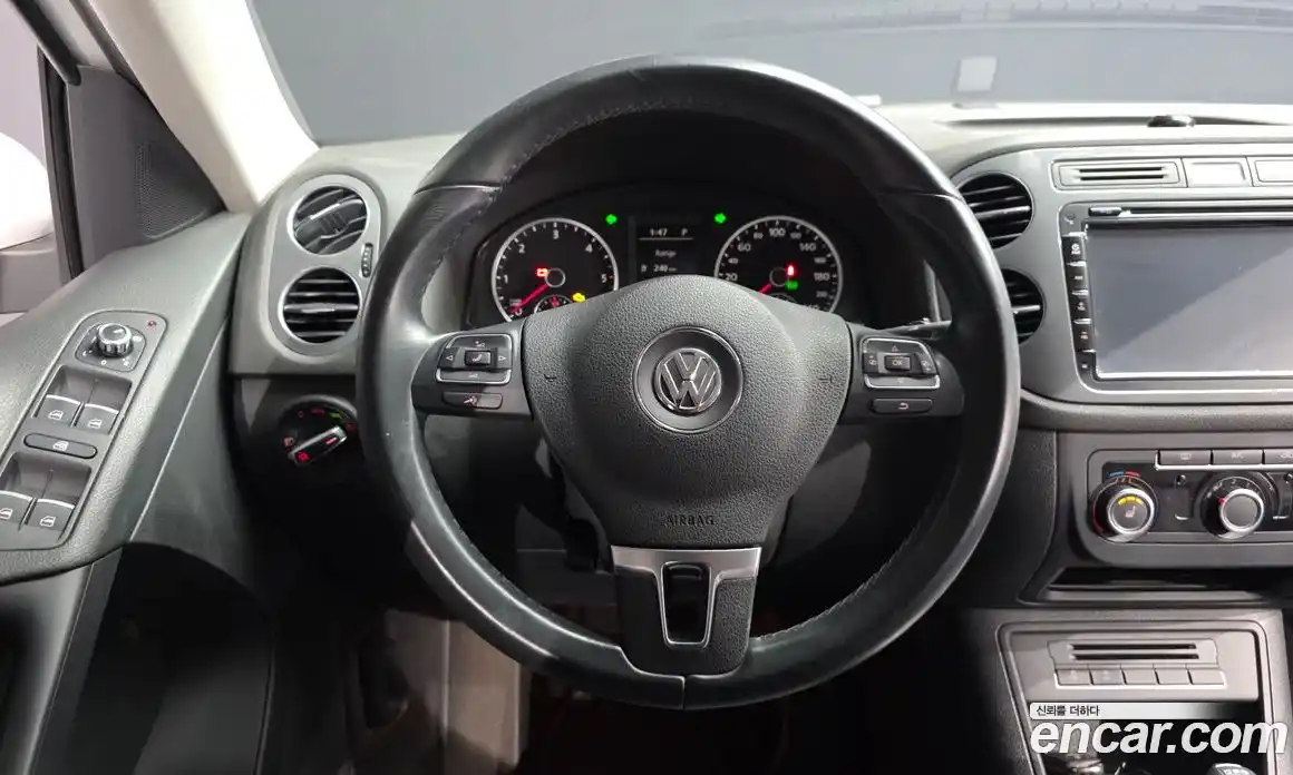 Volkswagen Tiguan 2014 2.0 Автомат в Москве № 169120, фото 13