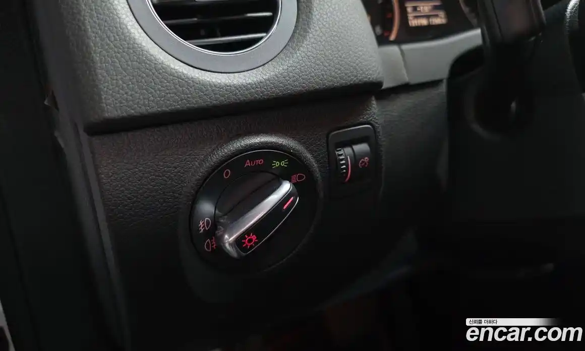 Volkswagen Tiguan 2014 2.0 Автомат в Москве № 169120, фото 17