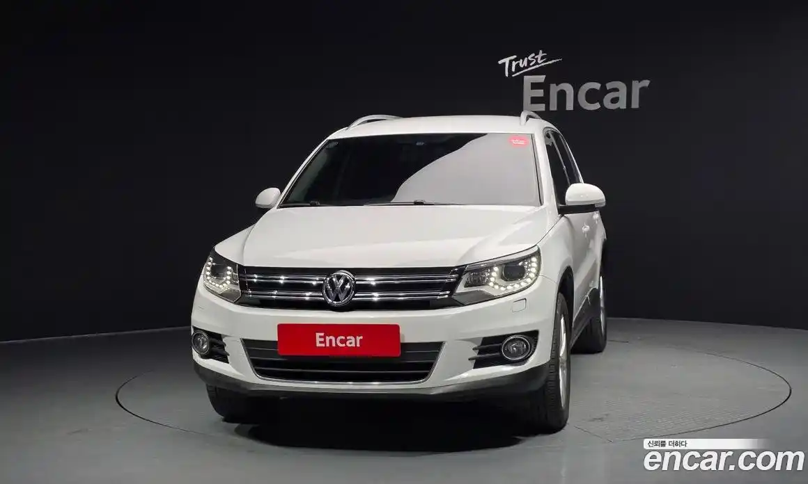 Volkswagen Tiguan 2014 2.0 Автомат в Москве № 169120, фото 3