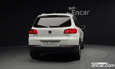 Volkswagen Tiguan 2014 2.0 Автомат в Москве № 169120, миниатюра 4