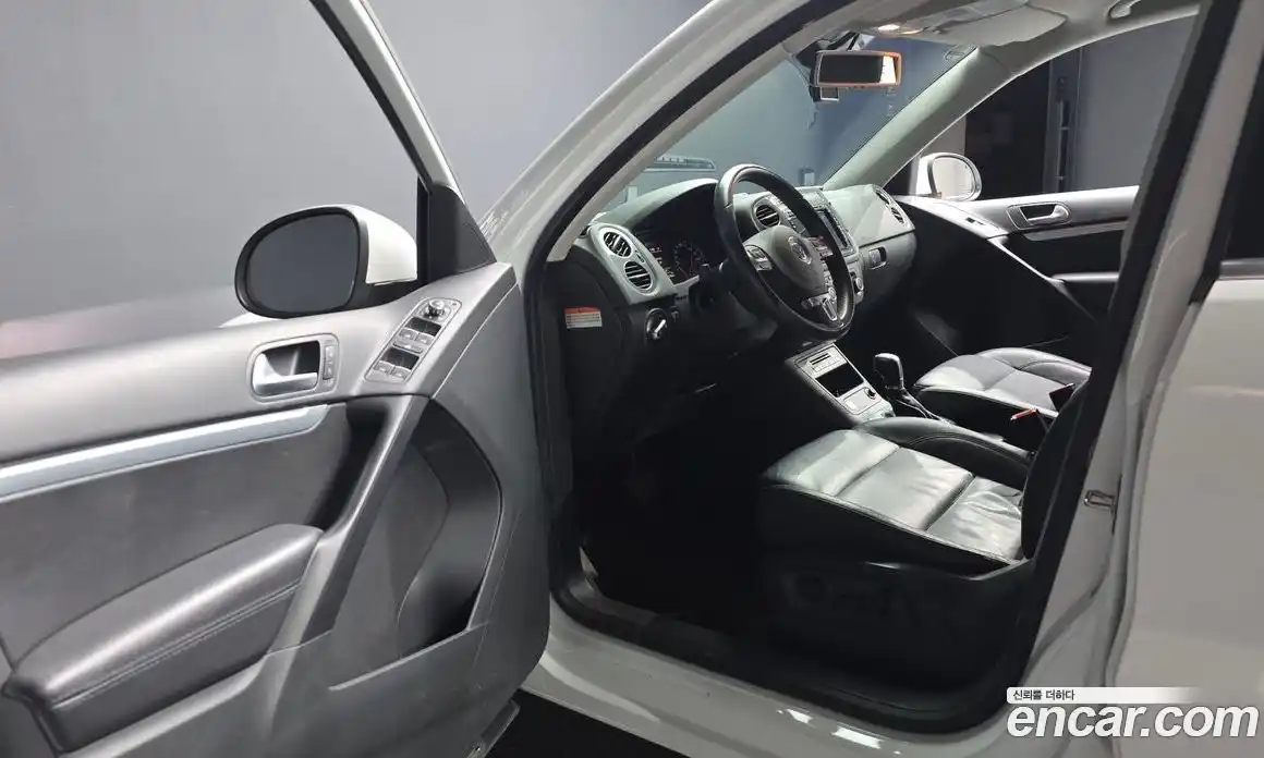 Volkswagen Tiguan 2014 2.0 Автомат в Москве № 169120, фото 10