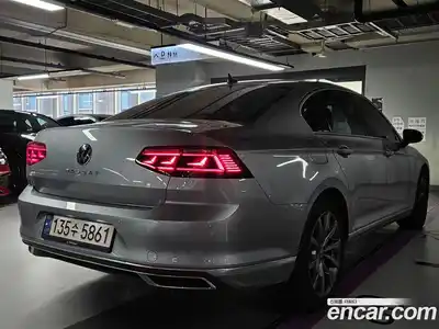 Volkswagen Passat 2021 2.0 Автомат в Москве № 169203, миниатюра 3