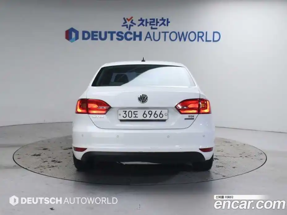 Volkswagen Jetta 2014 1.6 Автомат в Москве № 169307, фото 4