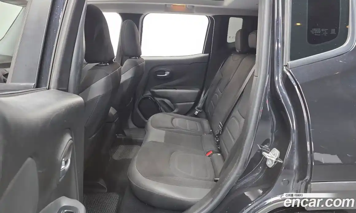 Jeep Renegade 2016 2.0 Автомат в Москве № 169891, фото 19