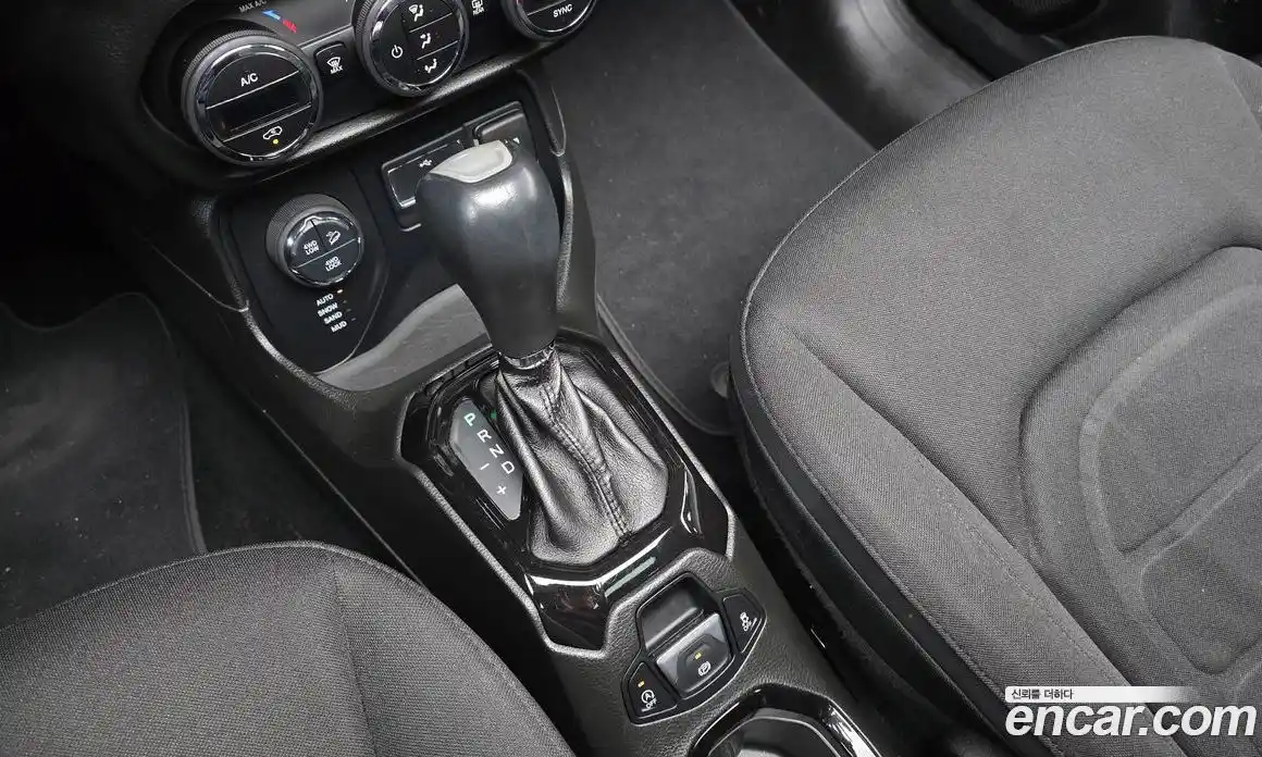 Jeep Renegade 2016 2.0 Автомат в Москве № 169891, фото 10