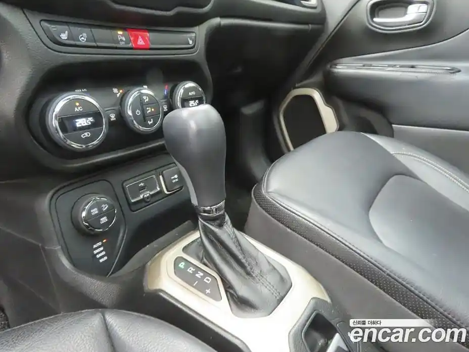 Jeep Renegade 2015 2.0 Автомат в Москве № 170039, фото 11