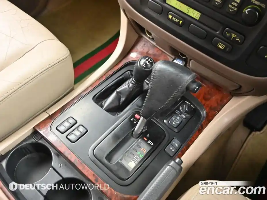 Toyota Land Cruiser 2000 4.7 Автомат в Москве № 170371, фото 9