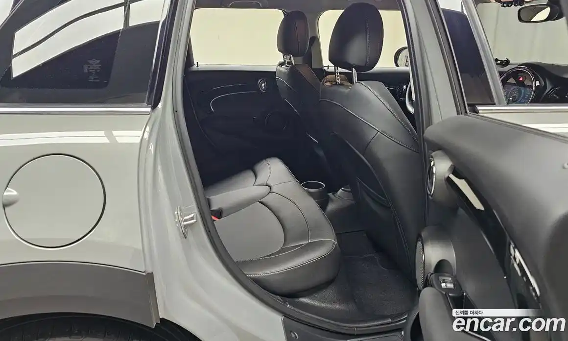 Mini Cooper 2023 1.5 Автомат в Москве № 182893, фото 16