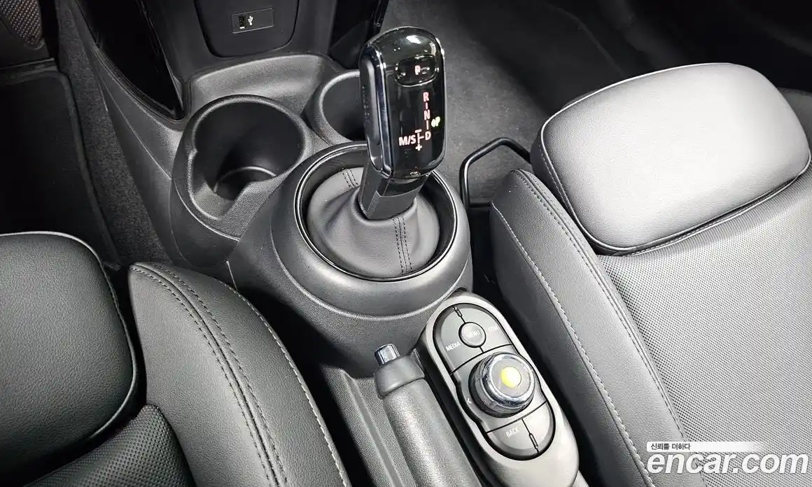 Mini Cooper 2023 1.5 Автомат в Москве № 182893, фото 17