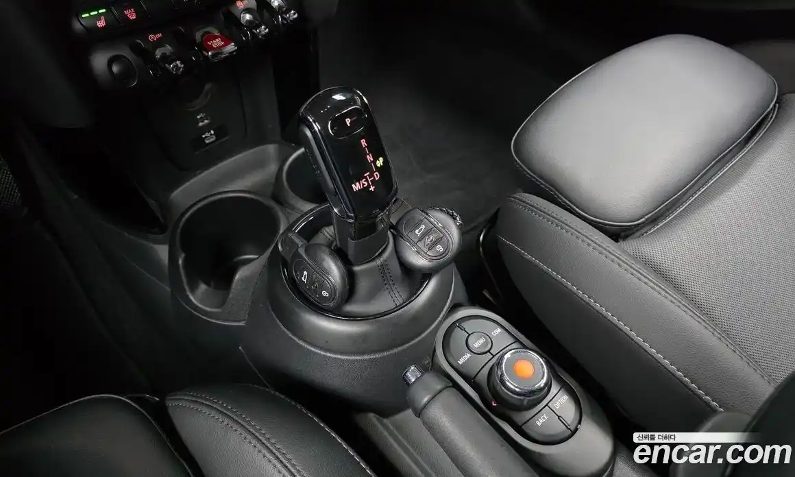 Mini Cooper 2022 2.0 Автомат в Москве № 188489, фото 16