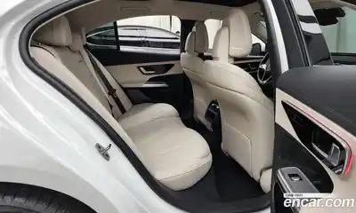 Mercedes-Benz E-Class 2025 2.0 Автомат в Москве № 193717, миниатюра 12