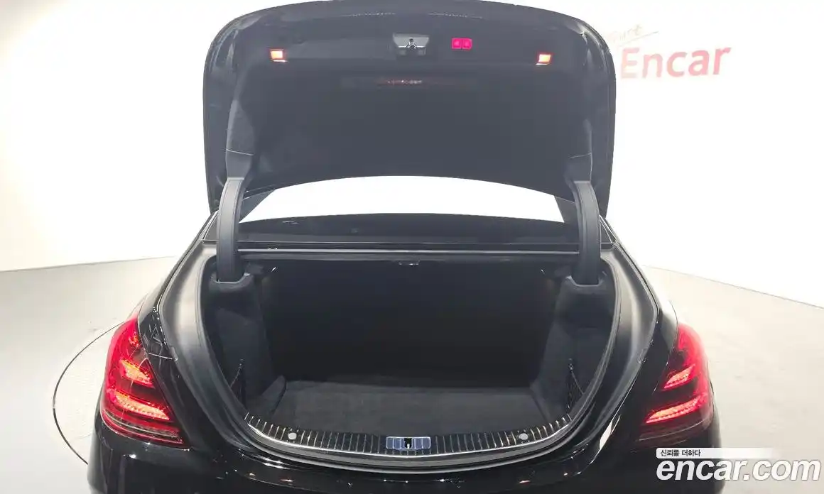 Mercedes-Benz S-Class 2018 4.0 Автомат в Москве № 194735, фото 20