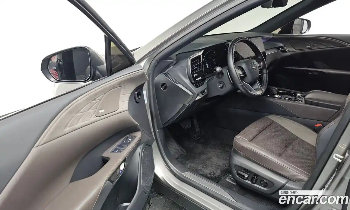 Lexus RX 2025 2.5 Автомат в Москве № 198729, фото 11