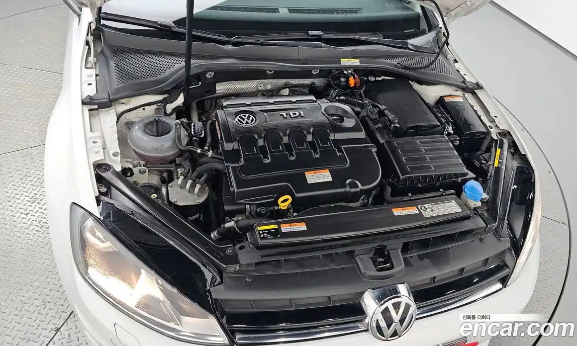 Volkswagen Golf 2014 1.6 Автомат в Москве № 198925, фото 17