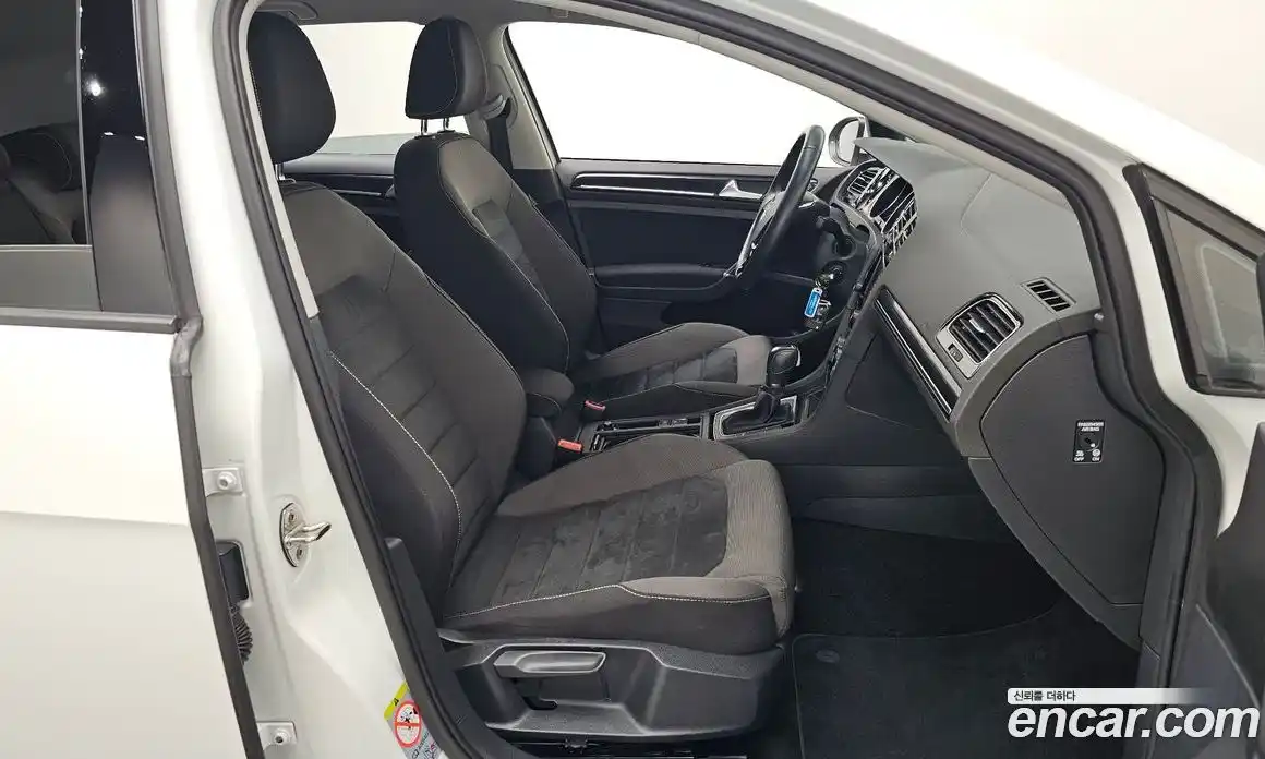 Volkswagen Golf 2014 1.6 Автомат в Москве № 198925, фото 9