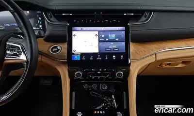 Jeep Cherokee 2023 2.0 Автомат в Москве № 199453, миниатюра 3