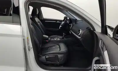 Audi A3 2015 1.6 Автомат в Москве № 205914, миниатюра 12