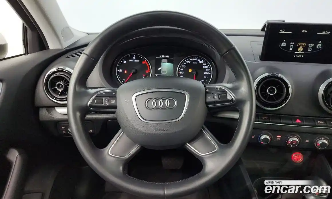 Audi A3 2015 1.6 Автомат в Москве № 205914, фото 5