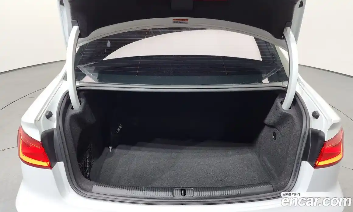 Audi A3 2015 1.6 Автомат в Москве № 205914, фото 9