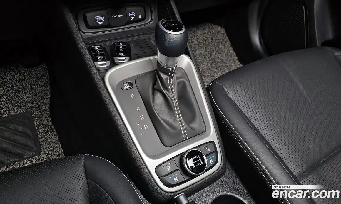 Hyundai Venue 2023 1.6 Автомат в Москве № 209449, фото 12