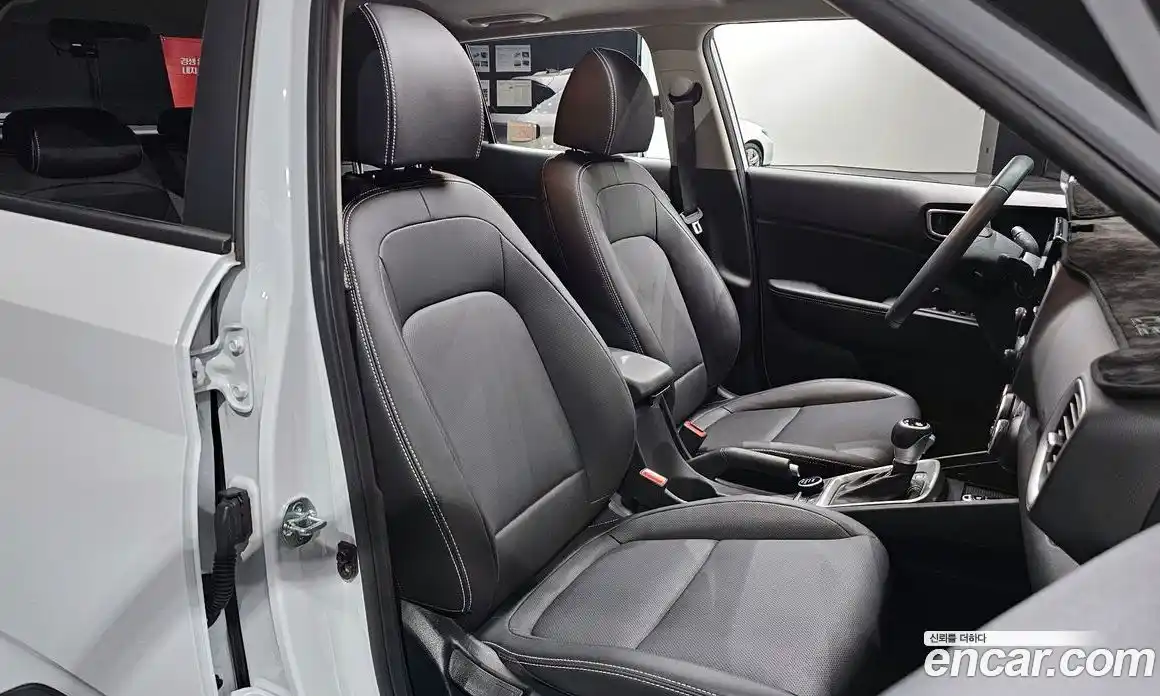 Hyundai Venue 2023 1.6 Автомат в Москве № 209449, фото 16