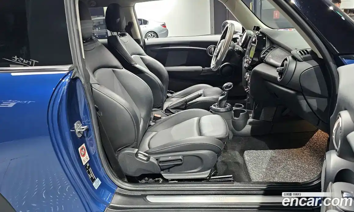 Mini Cooper 2018 1.5 Автомат в Москве № 210463, фото 15