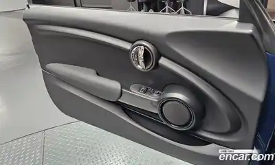 Mini Cooper 2018 1.5 Автомат в Москве № 210463, миниатюра 9