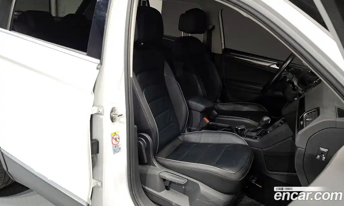 Volkswagen Tiguan 2020 2.0 Автомат в Москве № 214929, фото 6